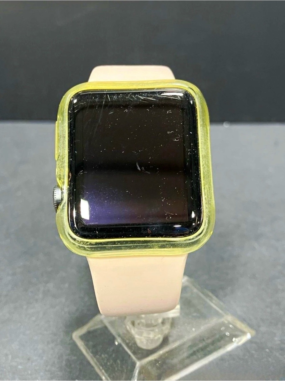 Apple Watch Series 3 42mm
Silver Aluminum Case Pink
Silicone Band GPS For Parts